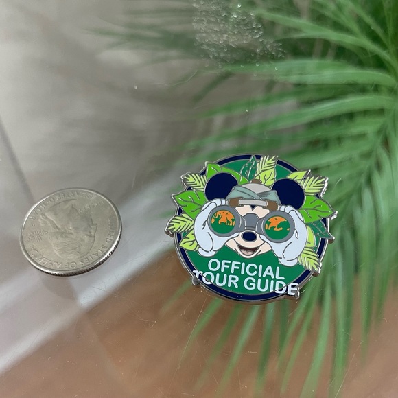 Disney | Jewelry | Disney Official Tour Guide Safari Leafy Plant ...